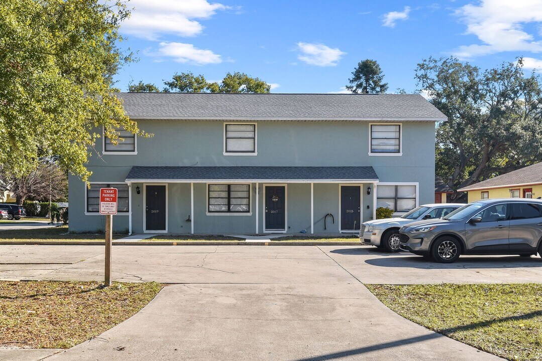 2017 N Kelley Ave in Kissimmee, FL - Foto de edificio