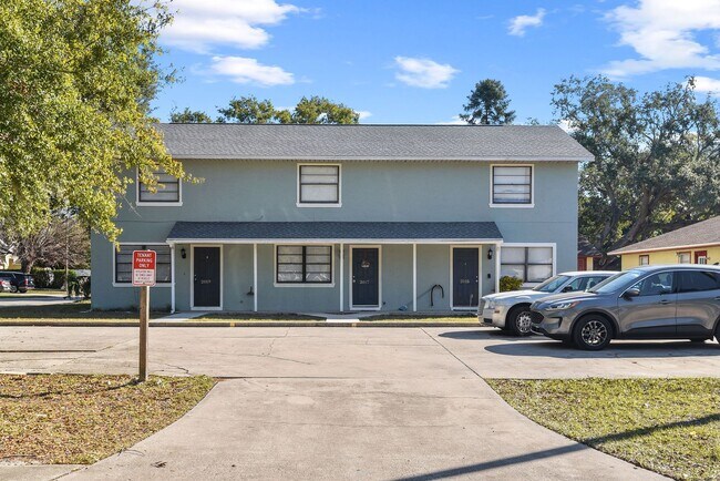 property at 2017 N Kelley Ave