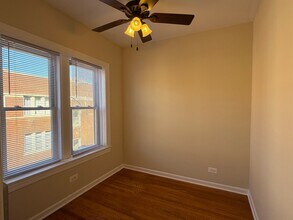 1343 W Touhy Ave in Chicago, IL - Building Photo - Building Photo