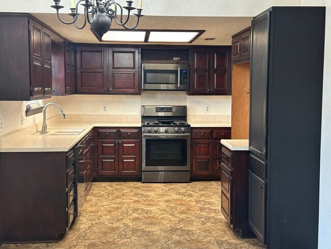 4112 W Quincy Ct in Broken Arrow, OK - Building Photo - Building Photo