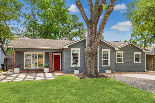5517 Schumacher Ln in Houston, TX - Foto de edificio - Building Photo