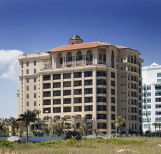 Luxuria in Boca Raton, FL - Foto de edificio - Building Photo