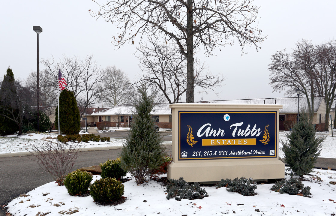 Ann Tubbs Estates in Medina, OH - Building Photo