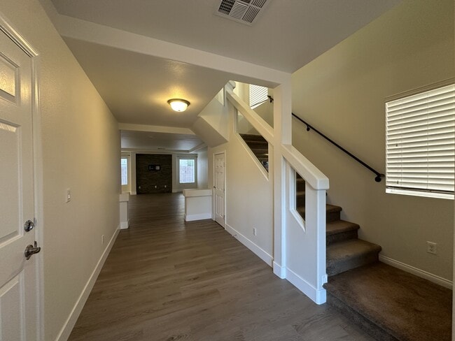 6752 Philharmonic Ave in Las Vegas, NV - Building Photo - Building Photo