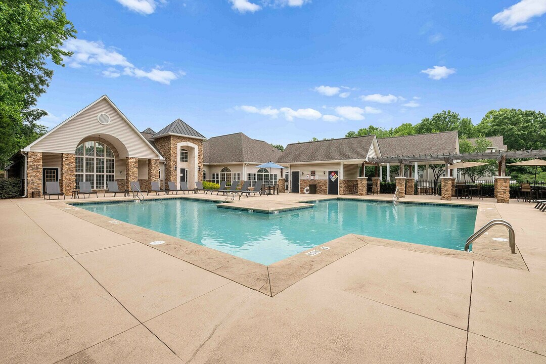 Avana Avebury in Charlotte, NC - Foto de edificio
