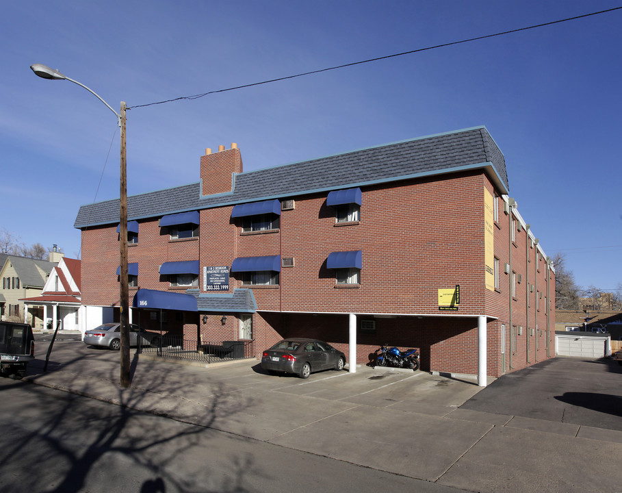 Logan Court in Denver, CO - Foto de edificio