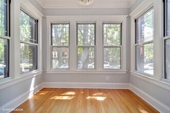 4858 N Talman Ave, Unit 1 in Chicago, IL - Foto de edificio - Building Photo