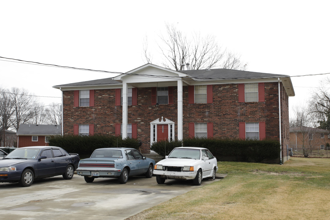 5401 Angus Ct in Louisville, KY - Building Photo