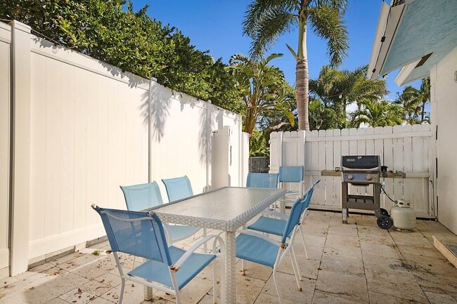 338 NE 7th Ave in Delray Beach, FL - Building Photo - Building Photo