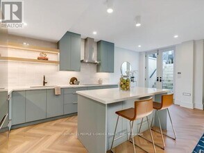 2371 Camilla Rd in Mississauga, ON - Building Photo - Building Photo