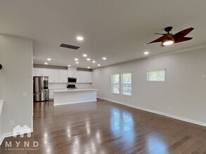 3325 Lisburn St, Unit 1 in Mint Hill, NC - Foto de edificio - Building Photo