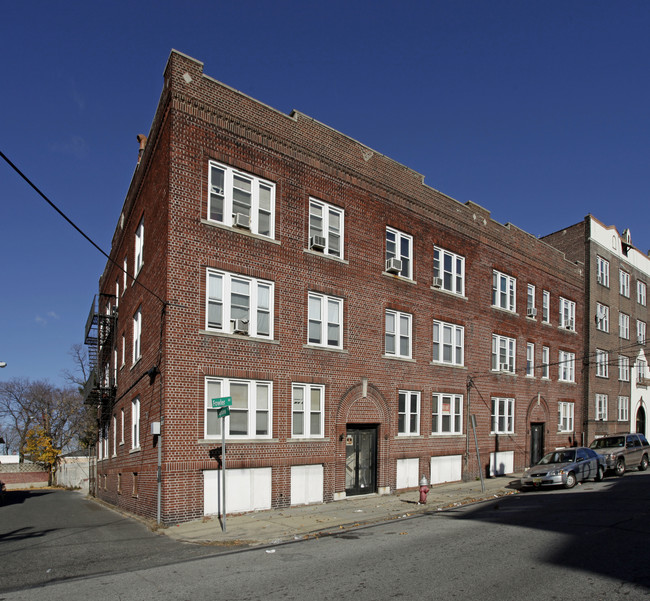 233-237 Fowler Ave in Jersey City, NJ - Building Photo - Building Photo