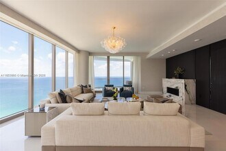 17975 Collins Ave, Unit 3202 in Sunny Isles Beach, FL - Building Photo - Building Photo