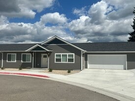 135 One Wy Lp in Hamilton, MT - Building Photo