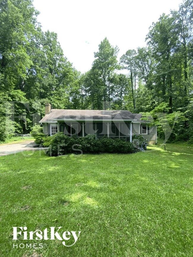 property at 3692 Cambridge Dr SW