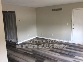 3334 Breckenridge Ln in Louisville, KY - Building Photo - Building Photo