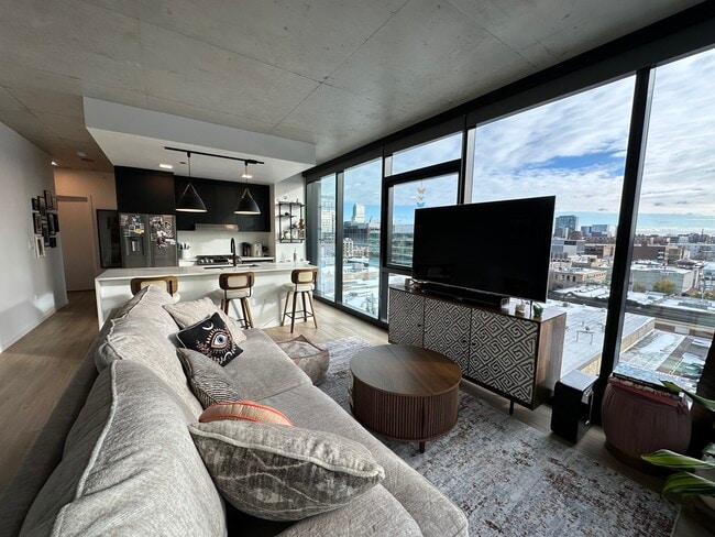 225 N Elizabeth St in Chicago, IL - Foto de edificio - Building Photo