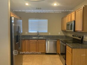 1065 E Omega Dr in San Tan Valley, AZ - Foto de edificio - Building Photo