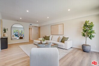 1470 Rexford Dr in Los Angeles, CA - Building Photo - Building Photo