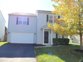 7525 Hemrich Dr in Canal Winchester, OH - Building Photo