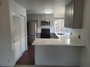 94-847-847 Leomana Way in Waipahu, HI - Building Photo - Building Photo