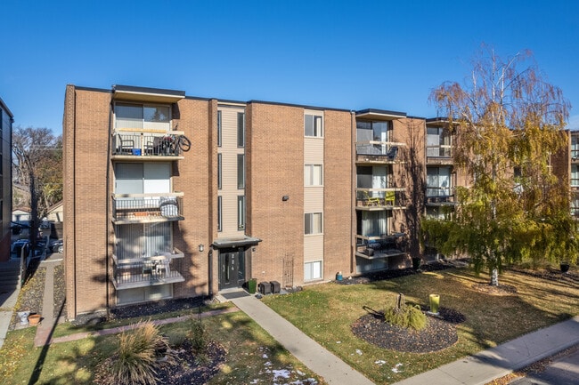 224 6th Ave NE