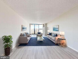 5911 Edsall Rd, Unit PH02 in Alexandria, VA - Building Photo