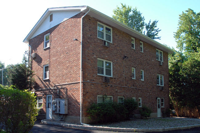 27 N Route 303 in Congers, NY - Building Photo - Building Photo