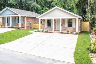 454 Reeves St in Niceville, FL - Building Photo - Building Photo