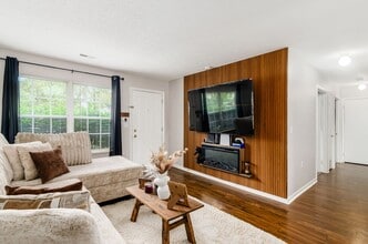 Willow Bend in Hilliard, OH - Building Photo - Building Photo