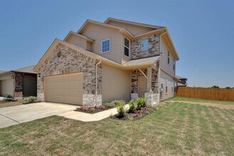 15216 Bullbrier Rd in Austin, TX - Building Photo - Building Photo