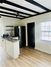 63xx SW 41st St in South Miami, FL - Building Photo - Building Photo