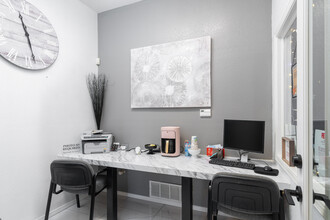 Huntington Park Apartments in El Paso, TX - Foto de edificio - Interior Photo