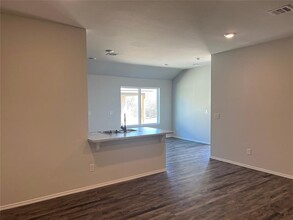 2207 Ridge Way in Chickasha, OK - Building Photo - Building Photo