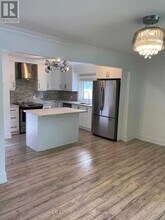 1049 Simcoe St S in Oshawa, ON - Building Photo - Building Photo