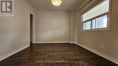 16 Failsworth Ave in Toronto, ON - Building Photo - Building Photo