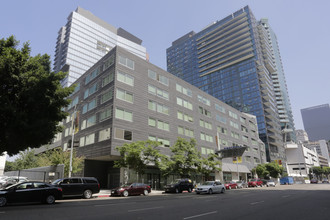 Concerto Lofts in Los Angeles, CA - Foto de edificio - Building Photo