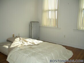 89 Park Dr, Unit 14 in Boston, MA - Building Photo - Building Photo