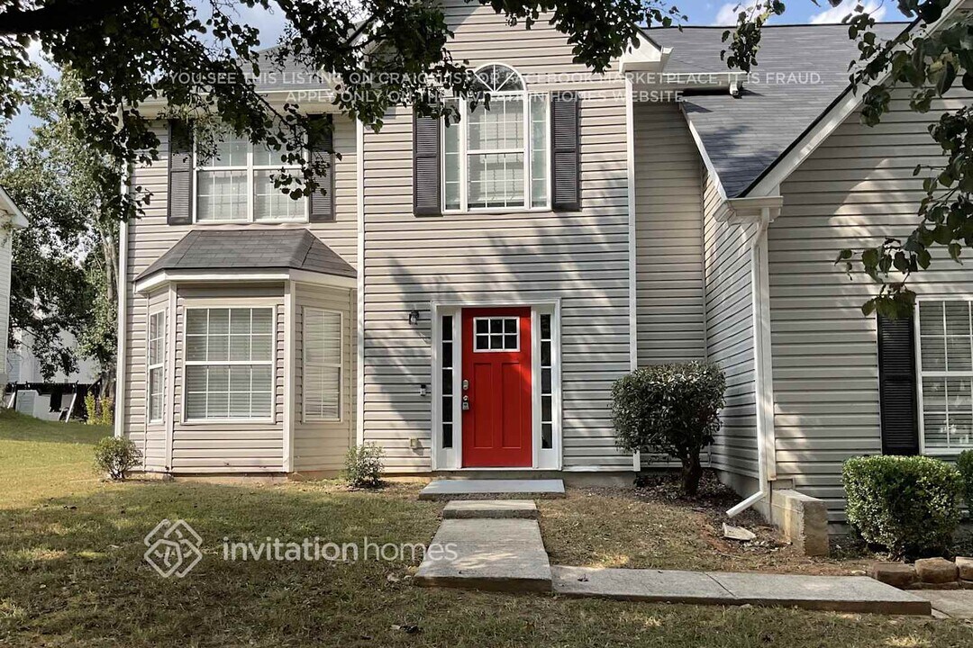 2095 Pintail Dr in Lithonia, GA - Foto de edificio