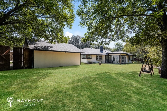 211 Martin Luther Cir in Duncanville, TX - Building Photo - Building Photo