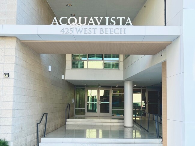 425 W Beech, Unit 1054 in San Diego, CA - Foto de edificio - Building Photo