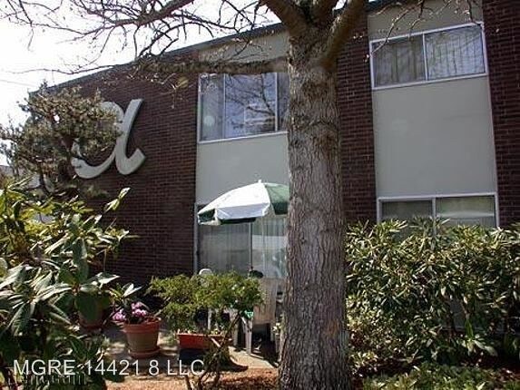 14421 8th Ave SW in Burien, WA - Building Photo - Building Photo
