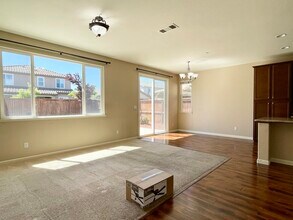 4856 Ice Age Way in Elk Grove, CA - Building Photo - Building Photo