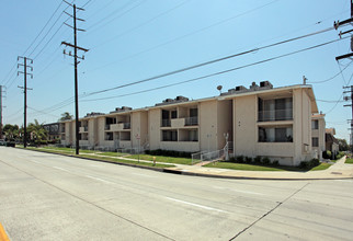 Dorset House Apartments in Downey, CA - Building Photo - Building Photo