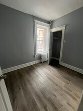 16 Duryea St, Unit 1 in Newark, NJ - Foto de edificio - Building Photo