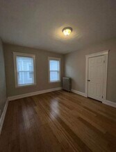 589 Norfolk St in Boston, MA - Foto de edificio - Building Photo