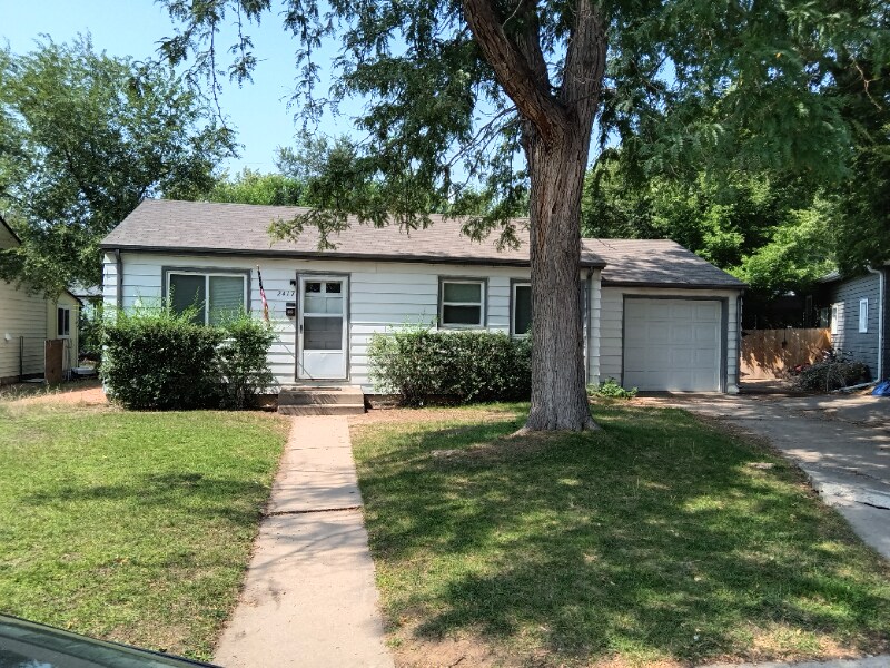 2417 12th Ave Ct in Greeley, CO - Building Photo