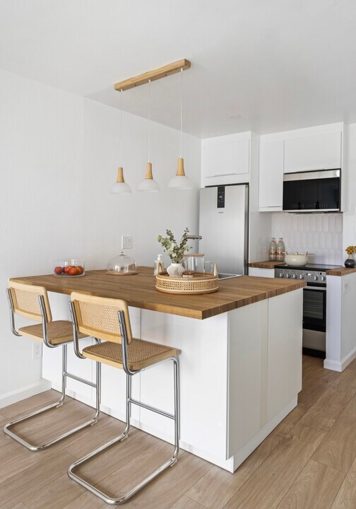 320 S Ardmore Ave, Unit 137 in Los Angeles, CA - Building Photo