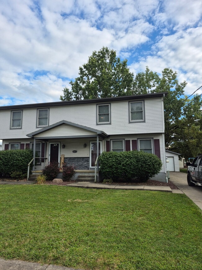 property at 5611 1/2 Madrid Dr