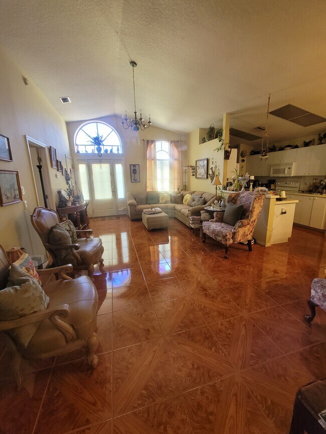 8430 Madrid Rd in Spring Hill, FL - Building Photo - Building Photo